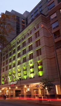 Courtyard by Marriott Chicago - River North, Chicago