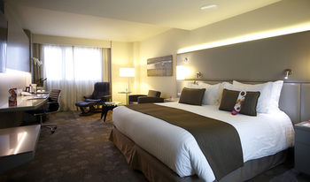 Crown Plaza-Fira Center